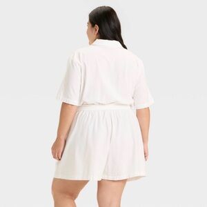 Brand new Ava & Viv White Button Front Romper 4X NWT